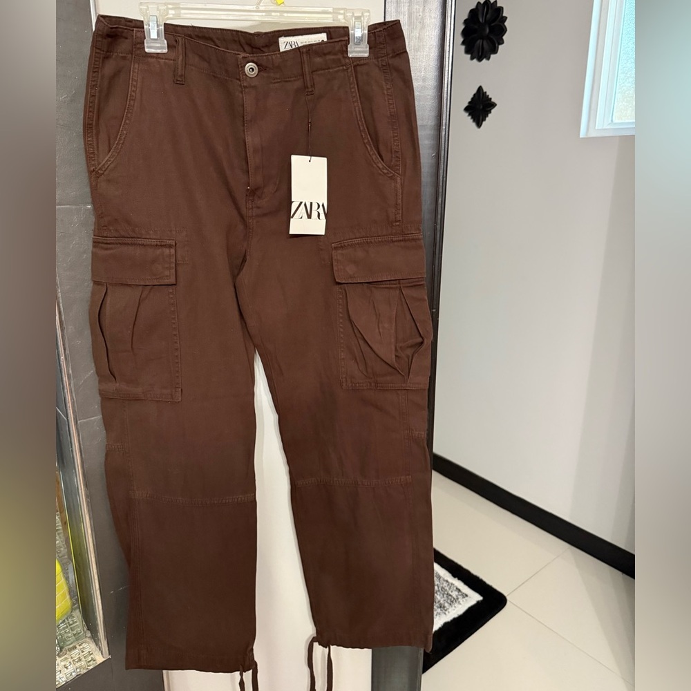 Zara Brown Cargo Pants with Relaxed Fit